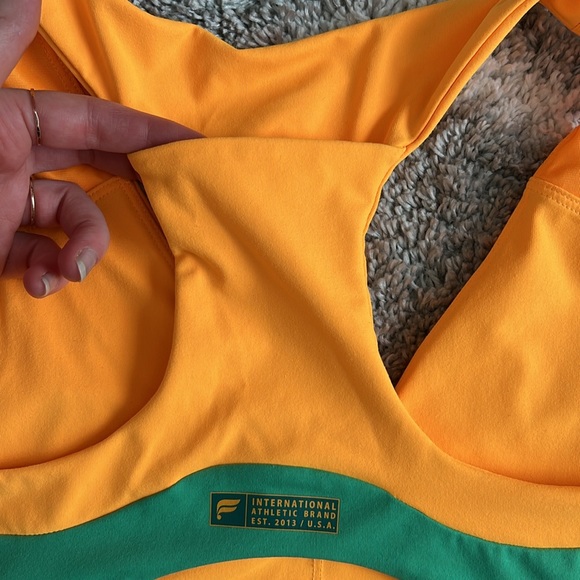 Fabletics On-The-Go Midi Medium Impact Sports Bra - Picture 3 of 3